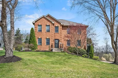 203 August Dr, Coraopolis, PA 15108