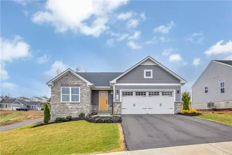 102 Olivia Dr, Monaca, PA 15061