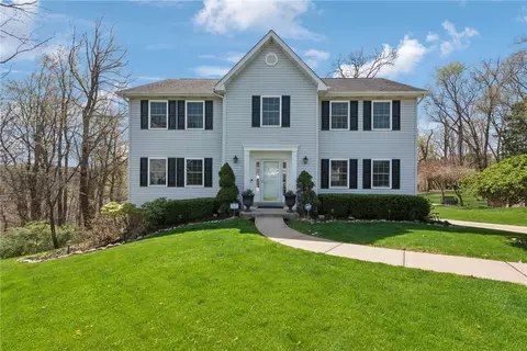 292 Crestmont, Pittsburgh, PA 15237