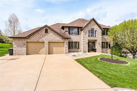 100 Dante Pl, Irwin, PA 15642