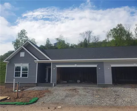 284 Olivia Dr, New Kensington, PA 15068