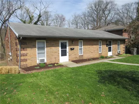 346 Mount Vernon Dr, Ellwood City, PA 16117
