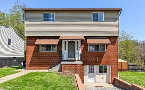 901 8th Ave, Conway, PA 15027
