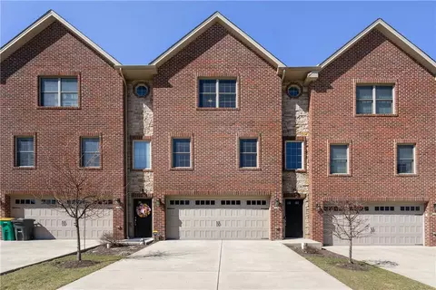 594 Chesnic Dr, Canonsburg, PA 15317