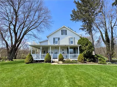 137 Jervis Rd, Grove City, PA 16127