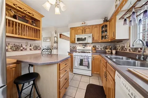 14199 Hiland Pl, Irwin, PA 15642 photo 6