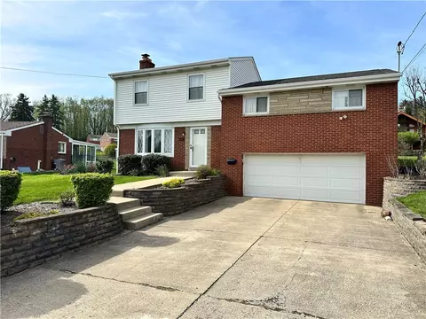 5662 Diann Dr, Pittsburgh, PA 15236