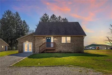134 Crest Dr, Delmont, PA 15626