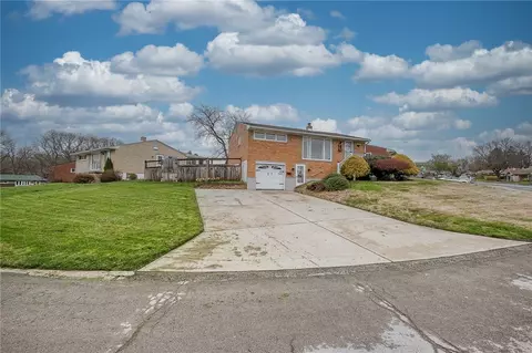 376 Livingston Rd, West Mifflin, PA 15122