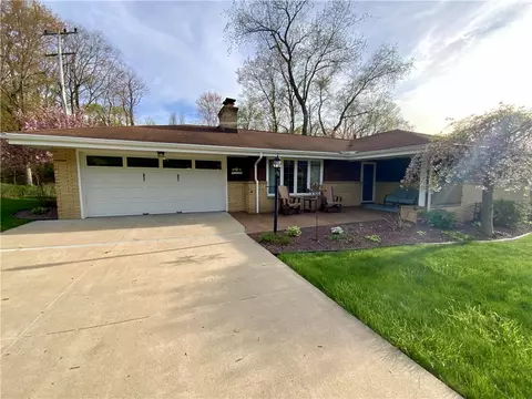 209 Larue Dr, Coraopolis, PA 15108