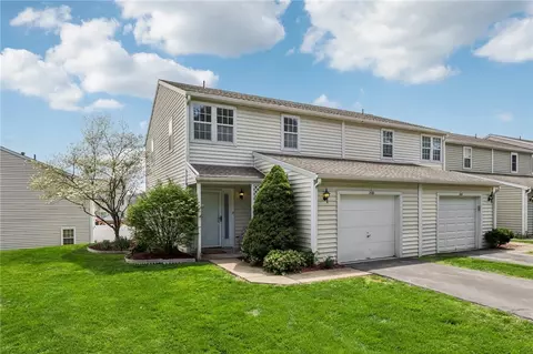300 Carla Dr, Pittsburgh, PA 15238
