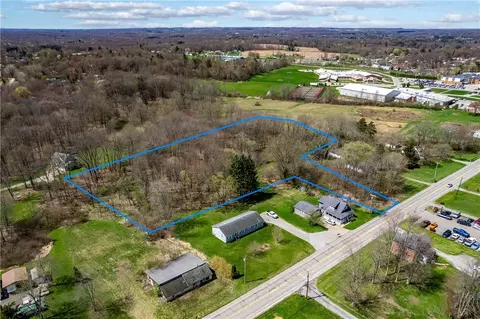 573 E Main St Ext, Grove City, PA 16127