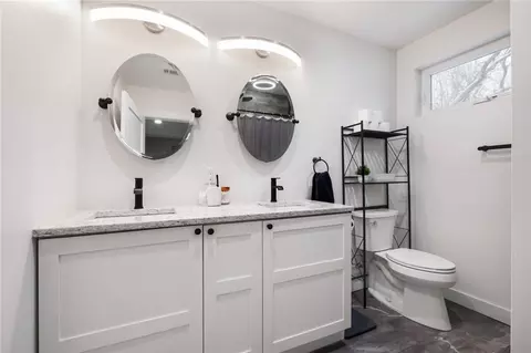Bath - 3960 Parkview Ln, Allison Park, PA 15101 photo 2 of 6