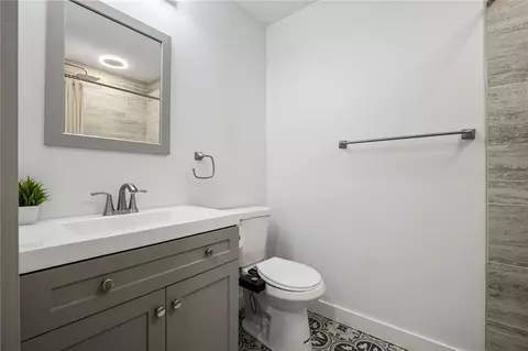Bath - 3960 Parkview Ln, Allison Park, PA 15101 photo 5 of 6