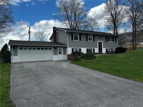 421 Hipples Cave Rd, Woodbury, PA 16695