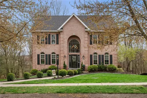510 Day Star Ct, Cranberry Township, PA 16066