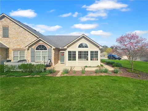 513 Fair Meadow Dr, Washington, PA 15301