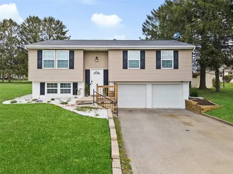 114 Oberlin Dr, Butler, PA 16001