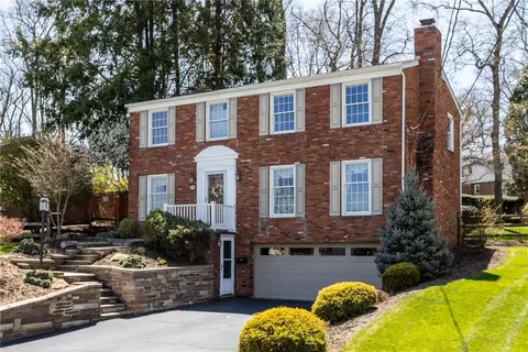 3216 Postgate Dr, Bethel Park, PA 15102