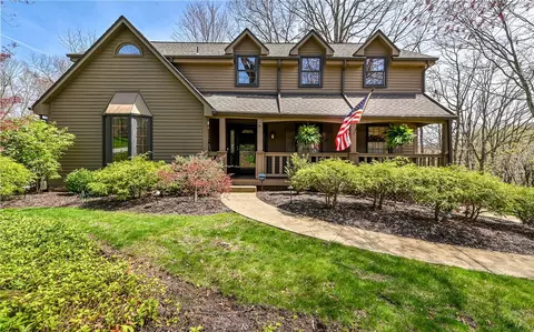 2553 Longmount Dr, Wexford, PA 15090