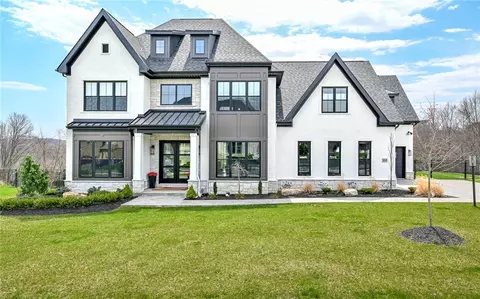 2015 Mallard Ln, Baden, PA 15005