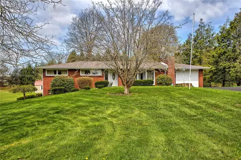204 Bashforth Dr, Jeannette, PA 15644