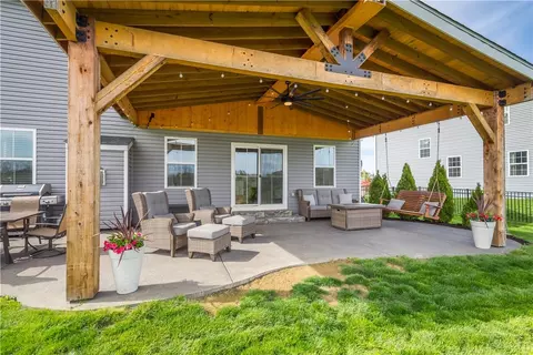Exterior - 234 Regency Dr, Eighty Four, PA 15330 photo 8 of 11
