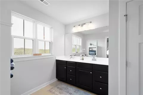 Bath - 234 Regency Dr, Eighty Four, PA 15330 photo 1 of 4