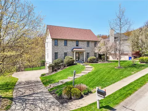 603 Crestview Ct, Gibsonia, PA 15044