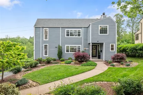 120 Vanderbilt Dr, Pittsburgh, PA 15243