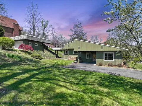 104 Mountain View Hts, Greensburg, PA 15601