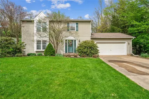 5 Foxglove Dr, Greensburg, PA 15601