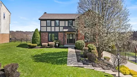 312 Ridgeway Dr, Wexford, PA 15090