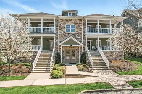 240 Third St #D, Oakmont, PA 15139
