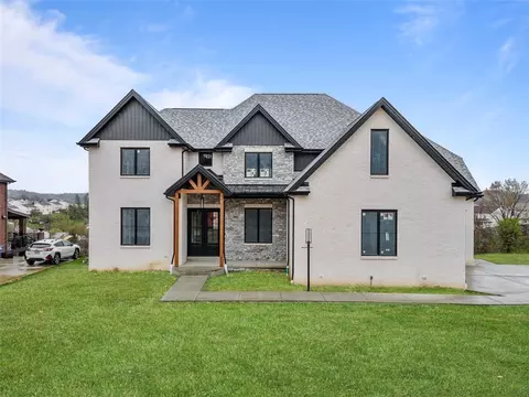 1056 Skyline Dr, Canonsburg, PA 15317
