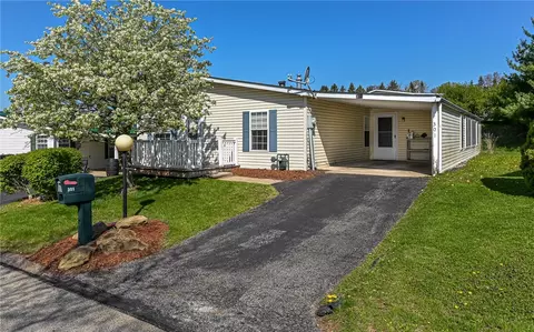 301 Ridge Ln, Murrysville, PA 15668