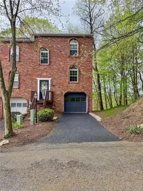 123 Pinewood Ct, Pittsburgh, PA 15202