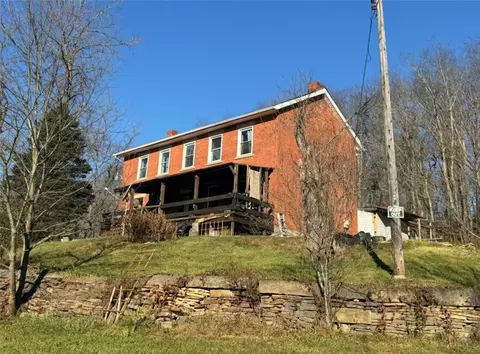 745 Barkley Rd, Harmony, PA 16037