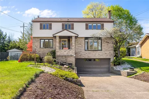 207 Spartan Dr, Bethel Park, PA 15102