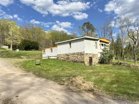 111 Parnell Rd, Confluence, PA 15424