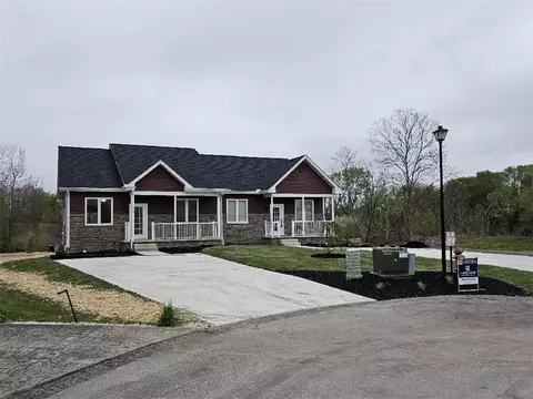 802 Wimbledon Dr, Mount Pleasant, PA 15666