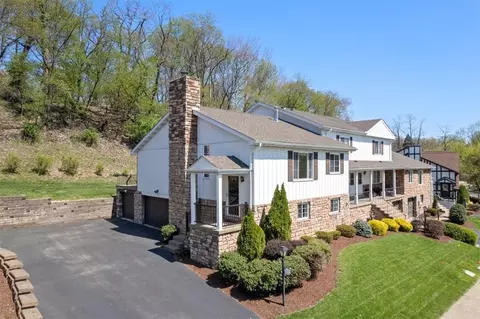 304 Forest Ridge Dr, Pittsburgh, PA 15221