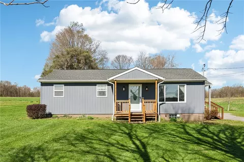223 Diamond Rd, Grove City, PA 16127