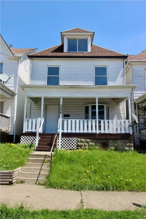 1204 Victoria Ave, New Kensington, PA 15068