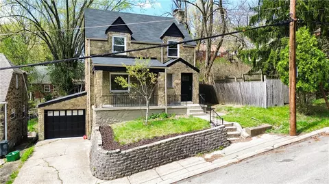 2037 Sampson St, Pittsburgh, PA 15221