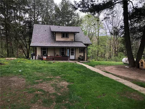 3823 National Pike, Farmington, PA 15437