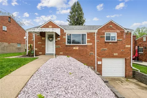 477 Lois Dr, Pittsburgh, PA 15236