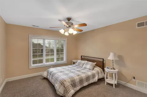 7020 Fair Oaks Dr, Export, PA 15632 photo 23