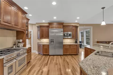 7020 Fair Oaks Dr, Export, PA 15632 photo 9
