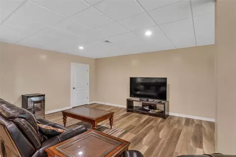 7020 Fair Oaks Dr, Export, PA 15632 photo 29
